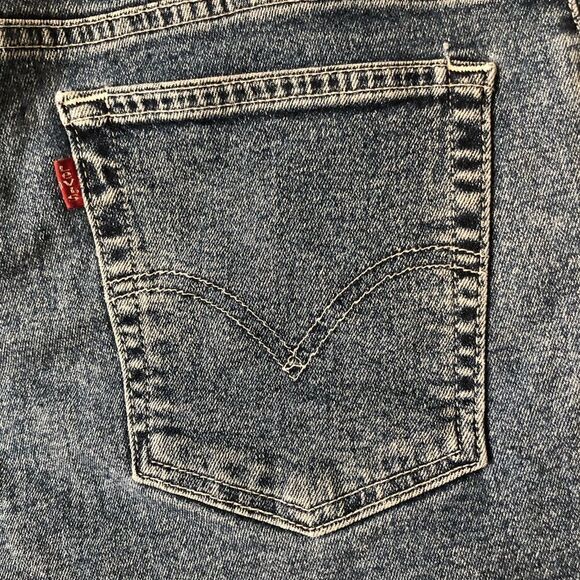 Vintage Levi’s medium wash blue denim shorts junior size 13/30 - Picture 7 of 10